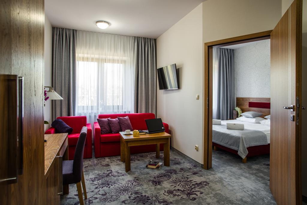 Hotel Polonia Biała Podlaska Esterno foto